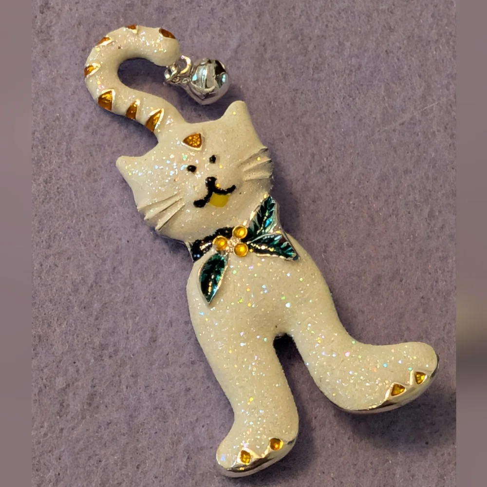 Glittery White Cat Brooch with Working Bell